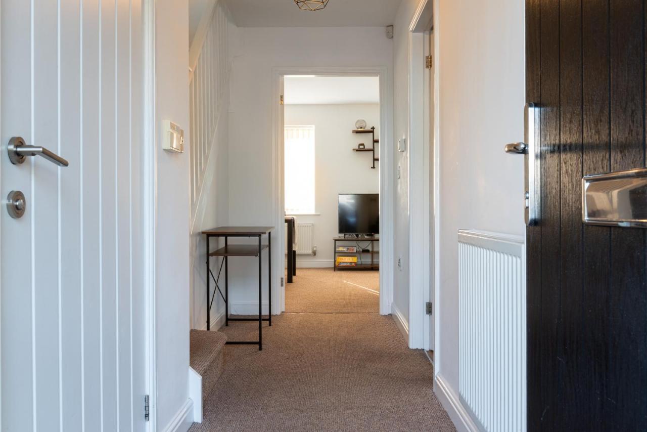 Parking - Spacious - Smart Tv - Self Checkin - Garden - King Derby Buitenkant foto