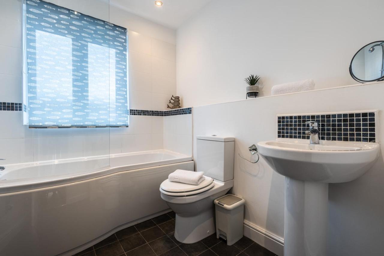 Parking - Spacious - Smart Tv - Self Checkin - Garden - King Derby Buitenkant foto